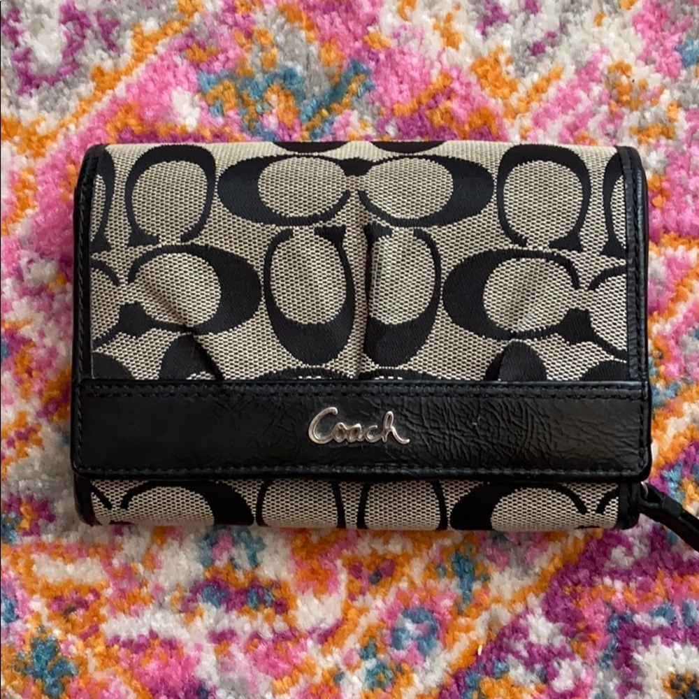 Coach wallet in signature canvas print